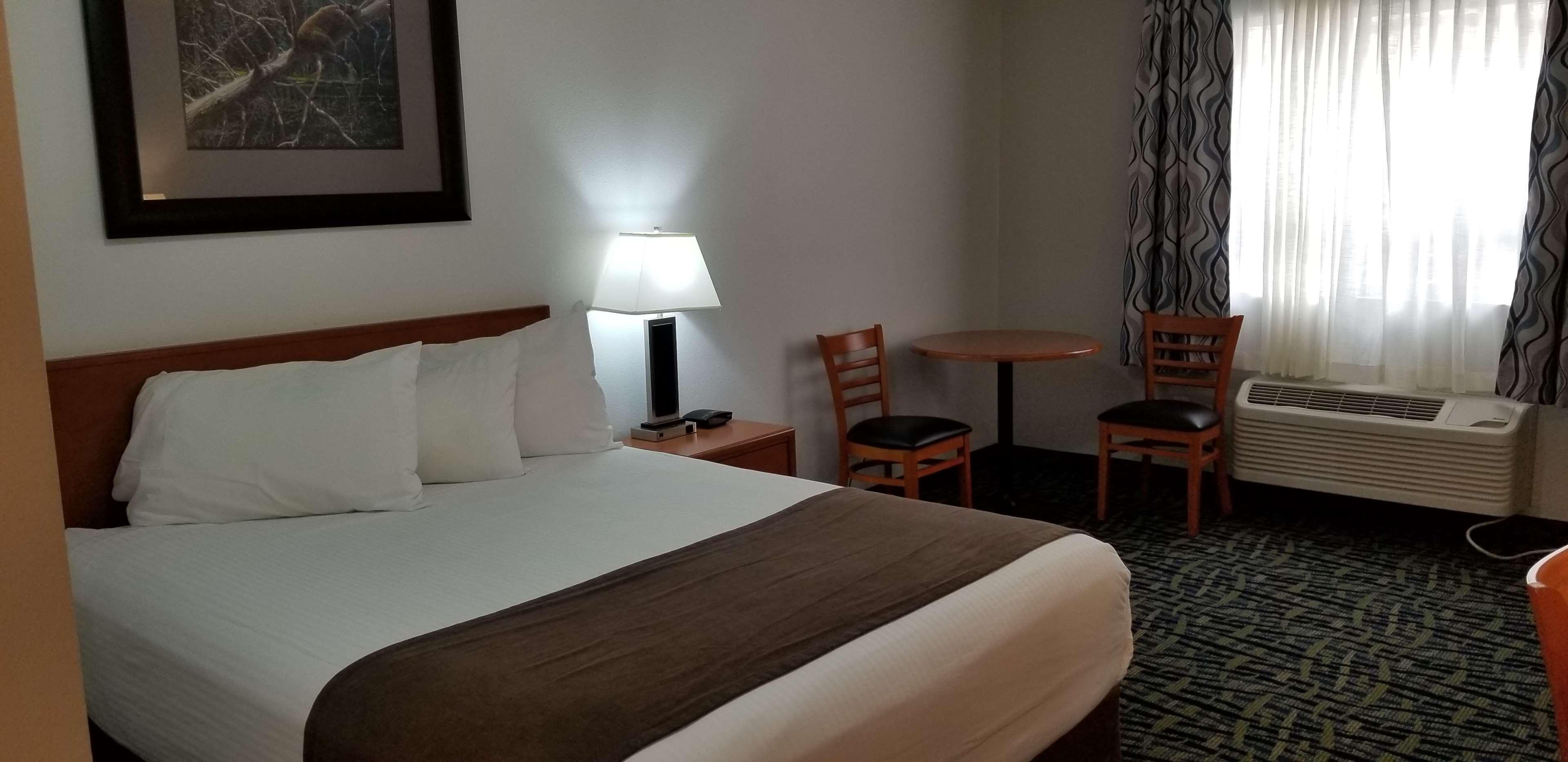 Surestay Plus Hotel By Best Western Lethbridge Pokój zdjęcie